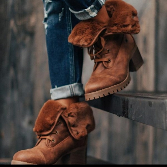 Shoes - Fur lined booties!!!